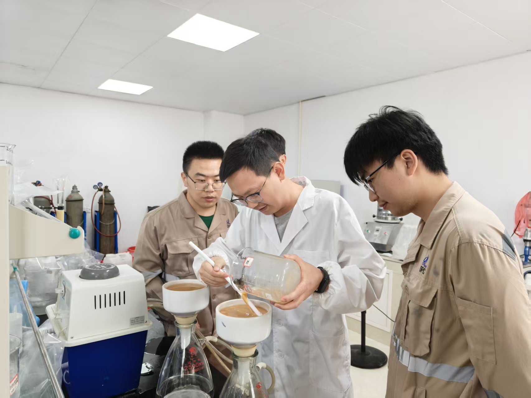 扎根锂业，攻坚路上让&ldquo;锂&rdquo;想花开｜太阳集团tyc锂业研发部90后工程师徐苗